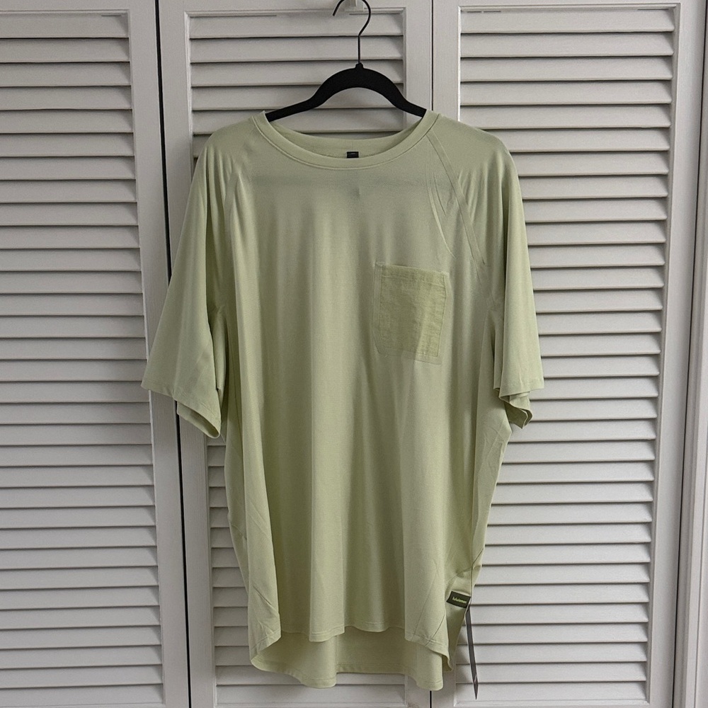 Brand New with Tags Lululemon Men's Light Green T-Shirt